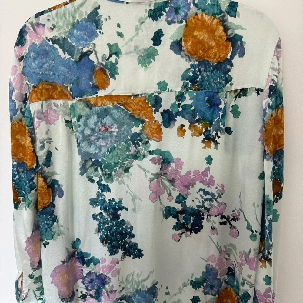 Vince. Silk Floral Print Button-Up Blouse - Picture 4 of 4